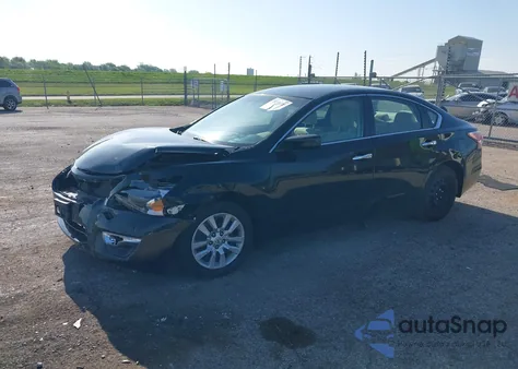 2015 Nissan Altima 2.5 z USA, uszkodzony, nr VIN 1N4AL3AP8FC195058